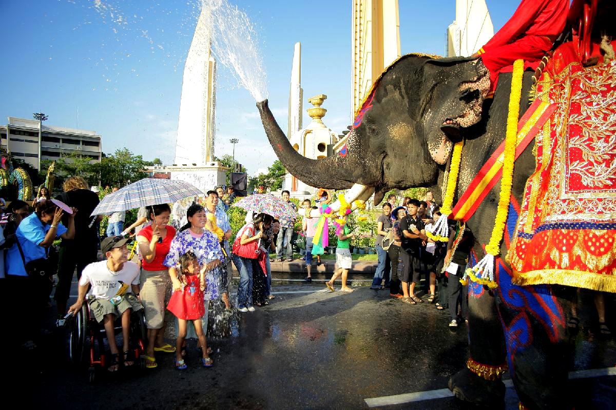 Siam Songkran Festival lights up this year’s Songkran in Bangkok